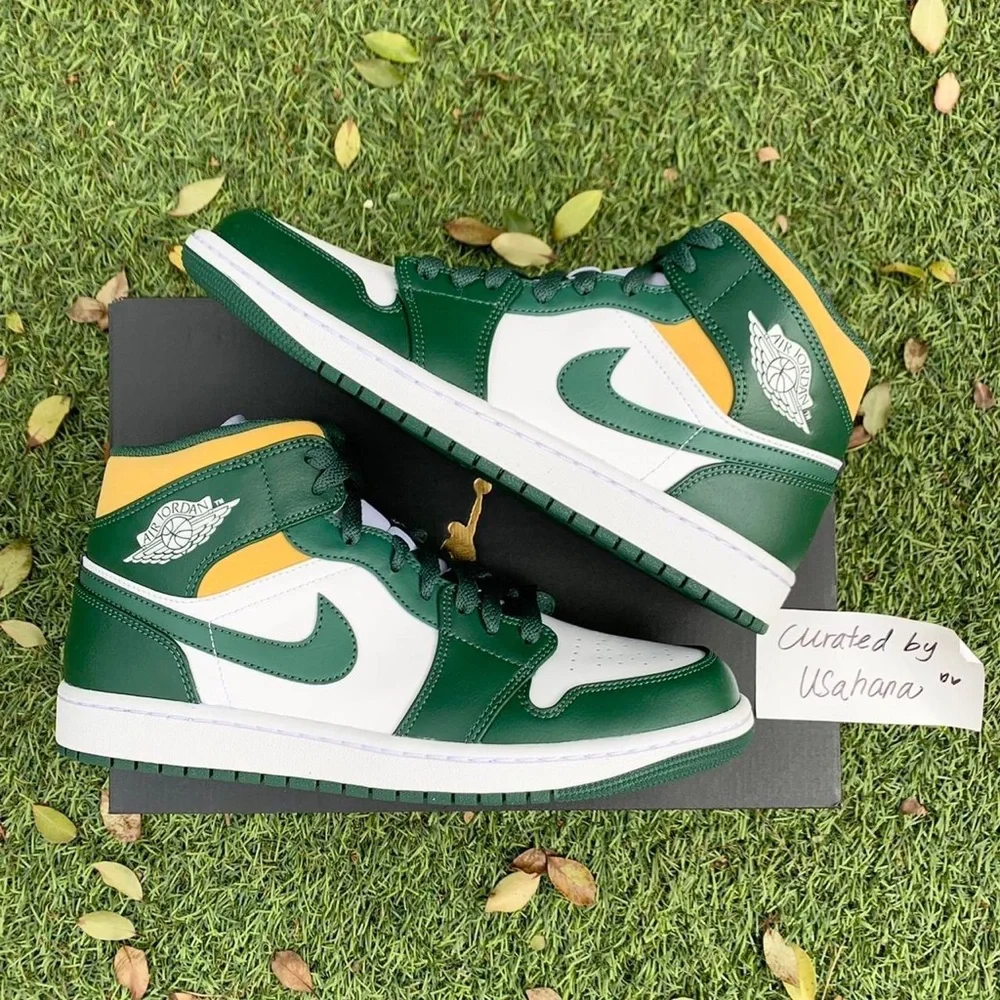 Men’s Nike Air Jordan 1 mid white green shoes - Picture 2 of 4